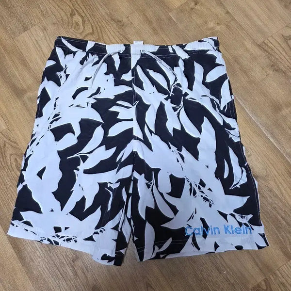 [BUNJANG] Calvin Klein Men's Swim Trunks Leaf Pattern / 캘빈클라인 수영복