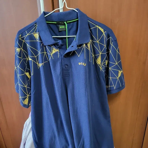 [BUNJANG] BOSS Men's Polo Shirt Navy Yellow Pattern / BOSS 남성 카라티 네이비 옐로우 패턴