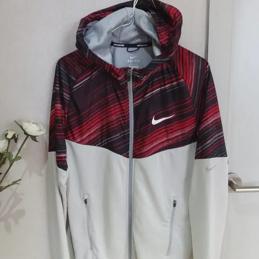 [BUNJANG] Nike Dri-FIT Windbreaker Jacket M / 나이키 드라이핏 바람막이 M  95ㅡ100