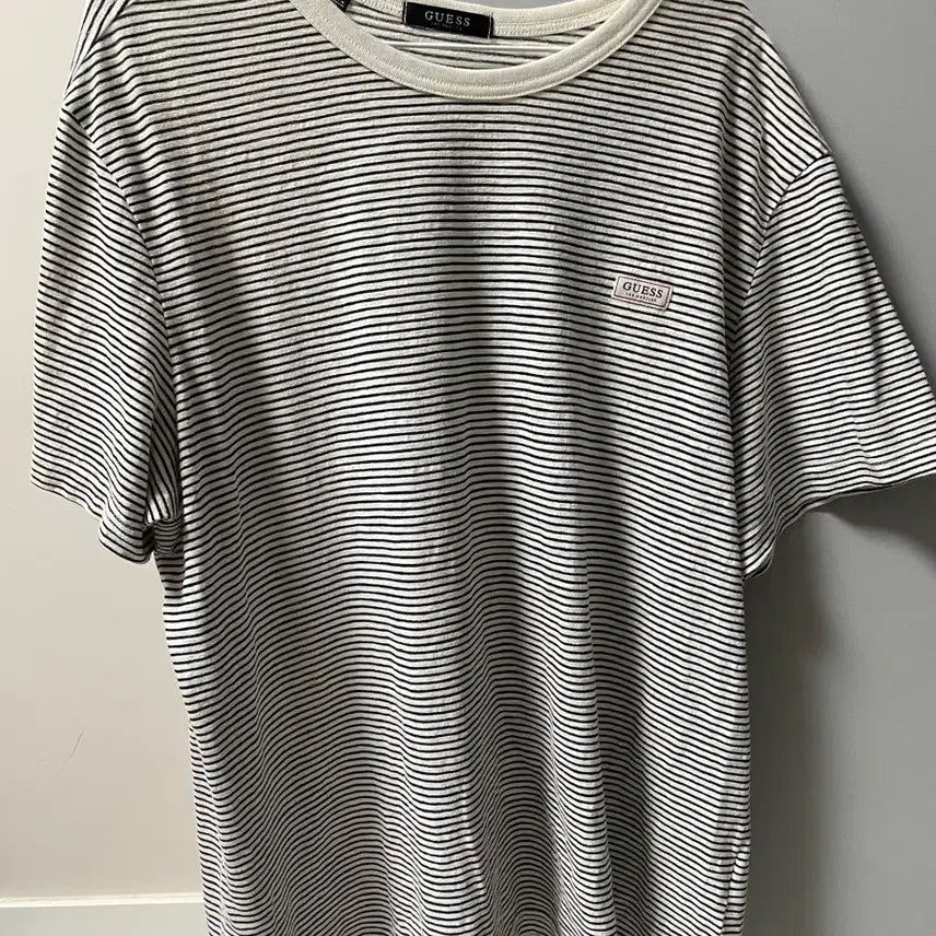 [BUNJANG] Guess Striped T-Shirt Size 105 / 게스 줄무늬 반팔티 105