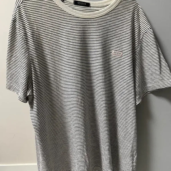 [BUNJANG] Guess Striped T-Shirt Size 105 / 게스 줄무늬 반팔티 105