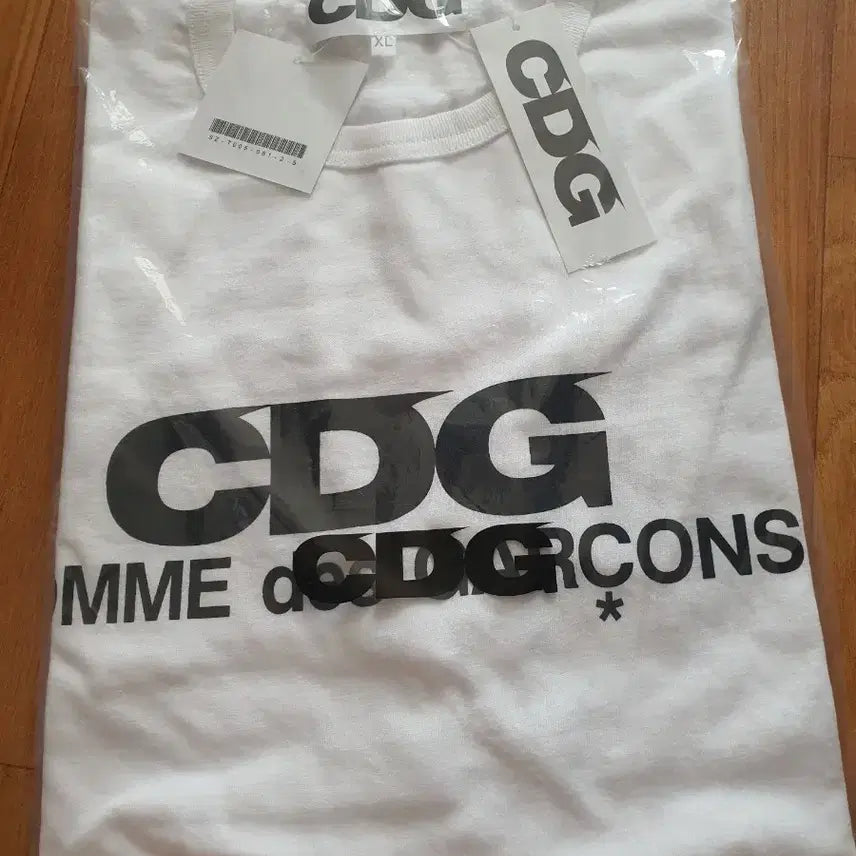 [BUNJANG] Comme des Garçons CDG Short Sleeve T-Shirt XL / CDG 꼼데가르송 반팔티 XL
