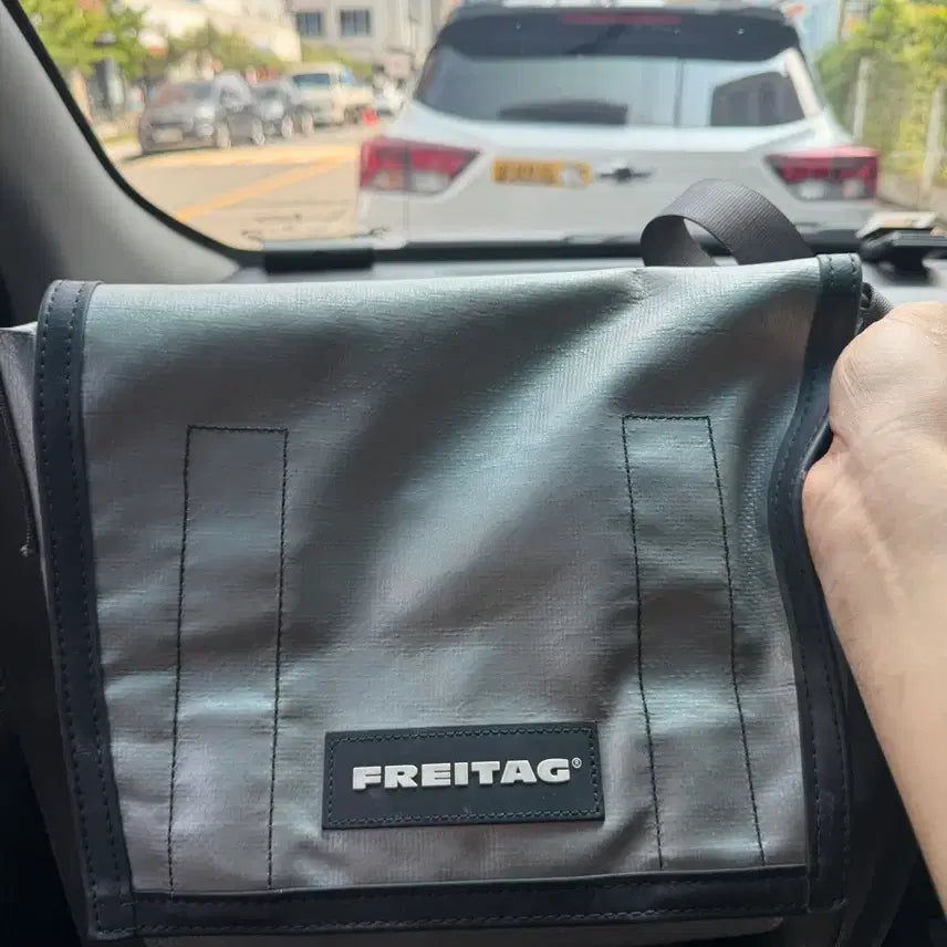 [BUNJANG] Freitag Messenger Bag Grey / 프라이탁 메신저백 그레이