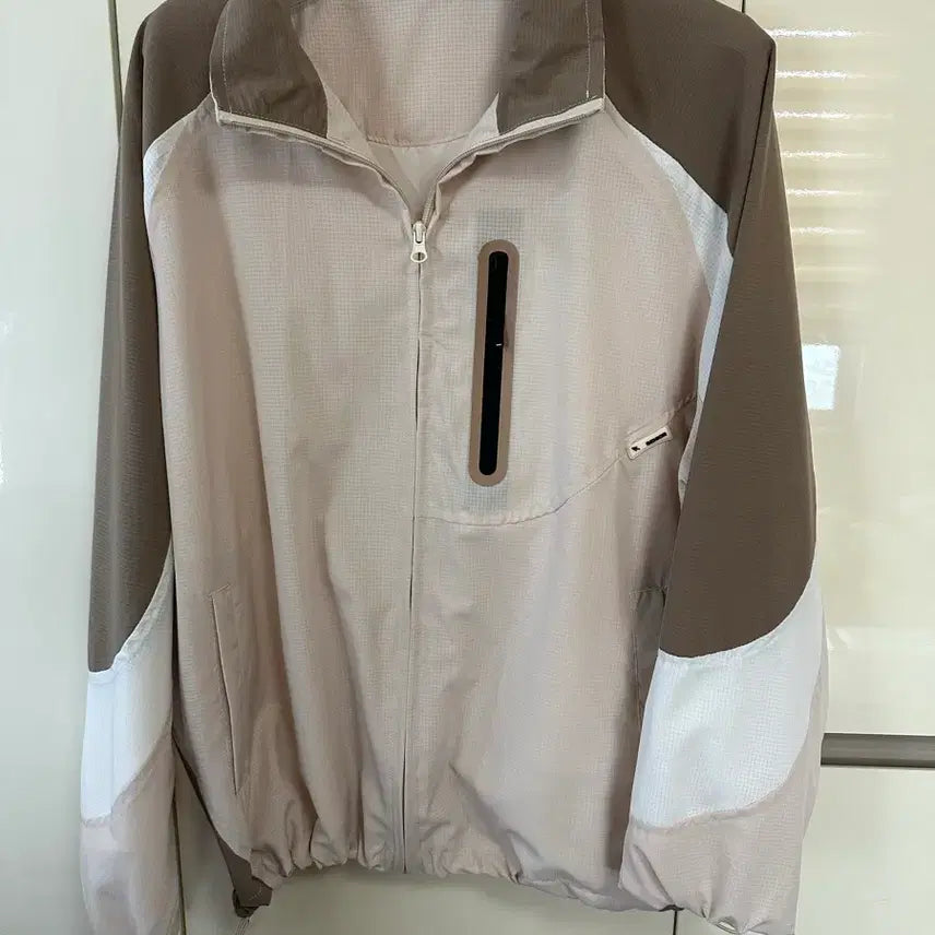 [BUNJANG] Beige Windbreaker Jacket / 바람막이 자켓 베이지 새상품