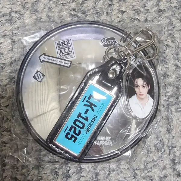 [BUNJANG] Stray Kids Lee Know This & That Truck Keychain & Hand Mirror / 스트레이키즈 리노 This & That 트럭 키링 & 거울