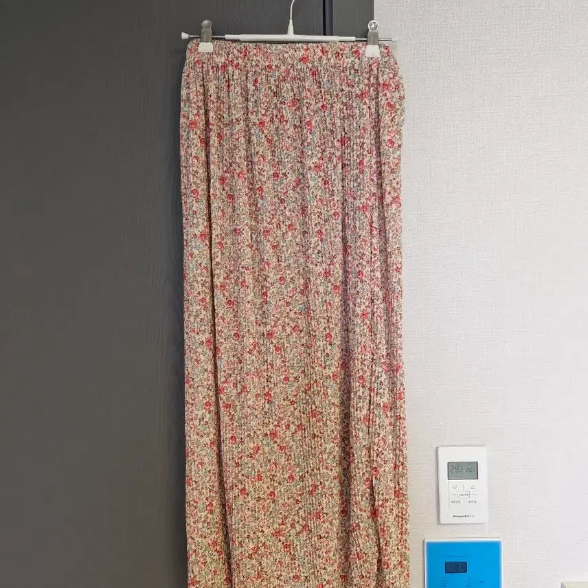 [BUNJANG] Flower Pattern Pleated Long Skirt / (새상품) 플라워 패턴 플리츠 롱 스커트
