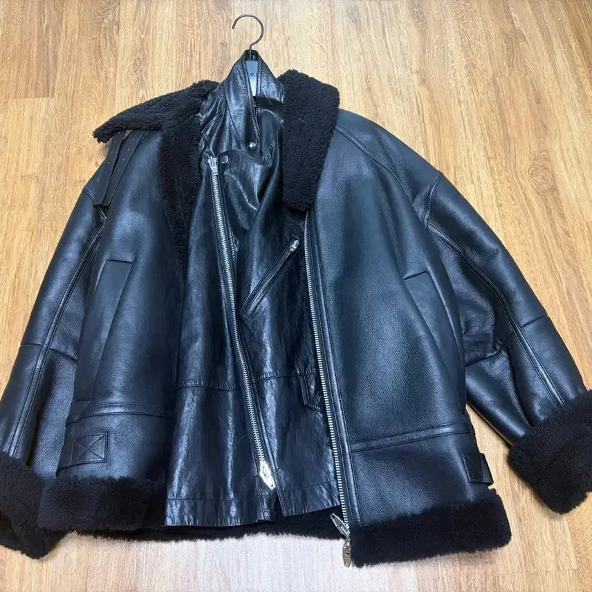 [BUNJANG] Juun.J Shearling Lined Leather Biker Jacket / 준지 무스탕 44사이즈