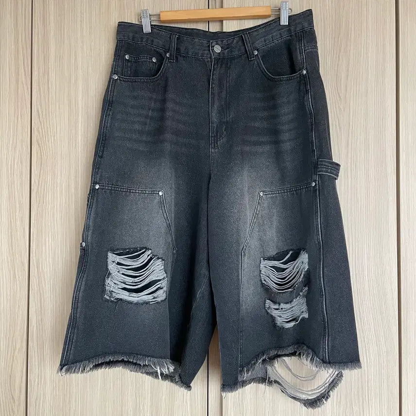 [BUNJANG] NOT4NERD Distressed Carpenter Bermuda Shorts / 낫포너드 NOT4NERD 디스트로이드 카펜터 버뮤다 반바지