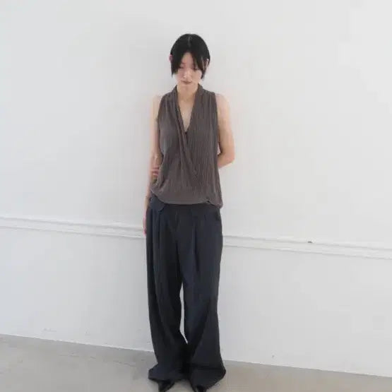 [BUNJANG] Murrow Drape Halter Pleats Top / 뮤로우 DRAPE HALTER PLEATS TOP
