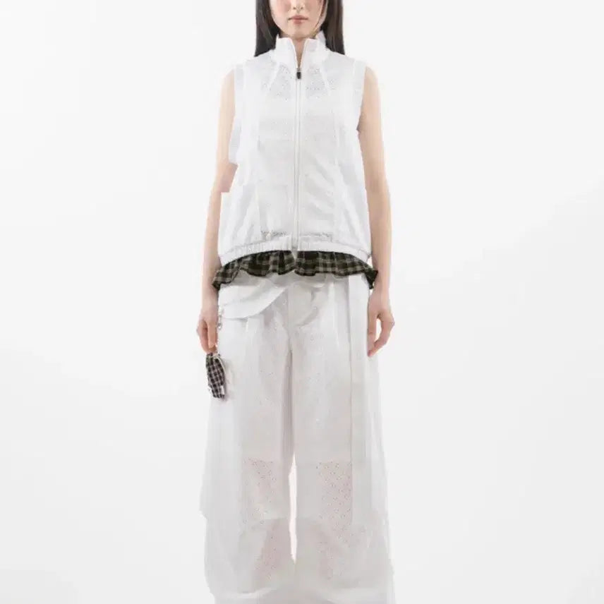 [BUNJANG] Duomiu Eyelet Top and Bottom Set / 뚜오미오 아일렛 상하의 셋업