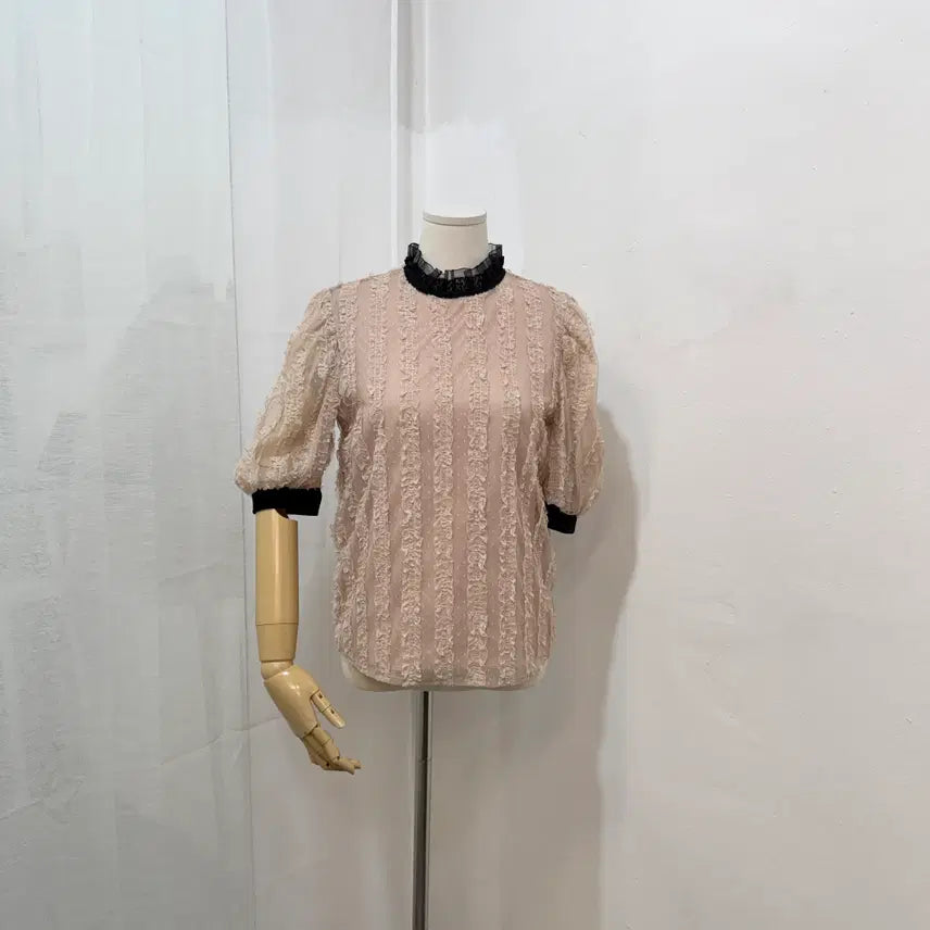 [BUNJANG] See-through Style Lace Short-Sleeve Blouse 5117 / 시스루스타일 레이스 반팔블라우스 5117