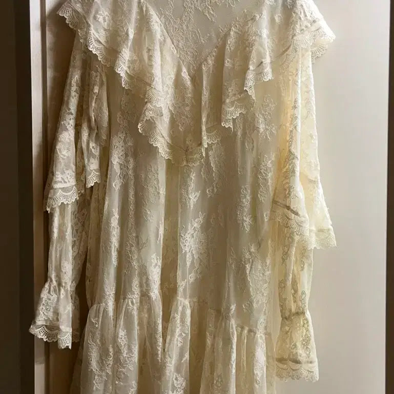 [BUNJANG] OE Lace Mini Dress Ivory / 오에 레이스 원피스 아이보리
