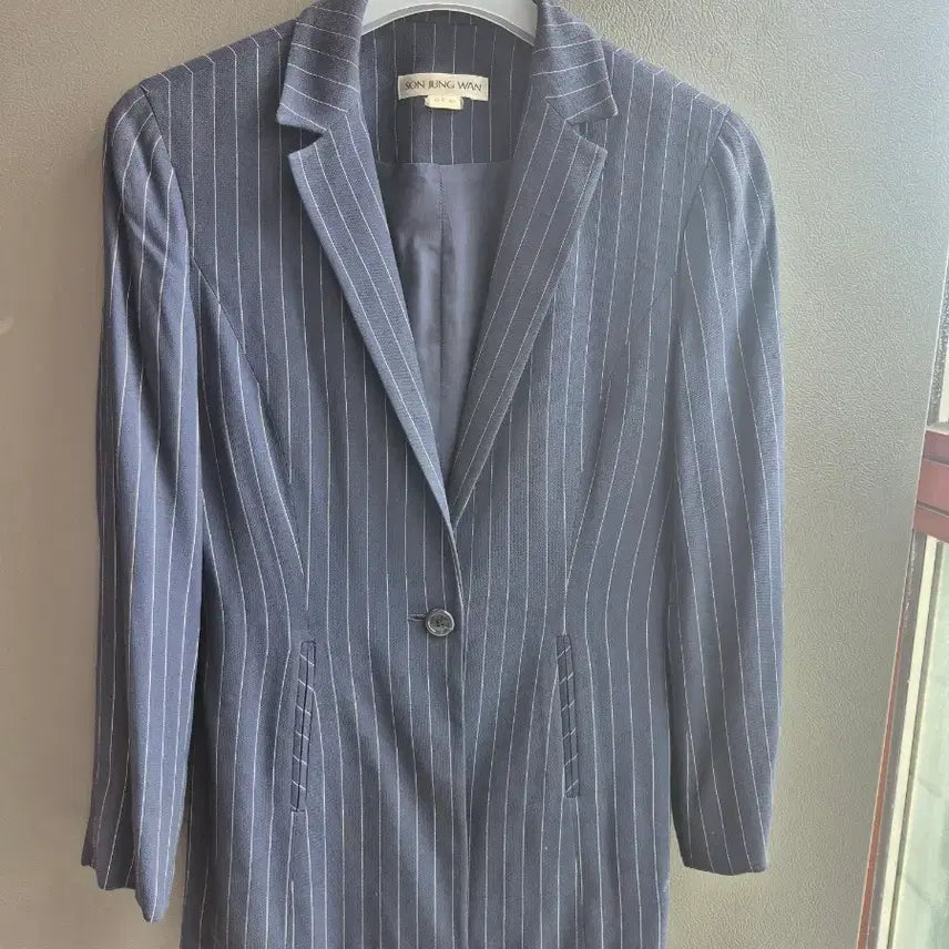[BUNJANG] Son Jung Wan Navy Stripe Suit Jacket / 손정완 정장 자켓 네이비 스트라이프