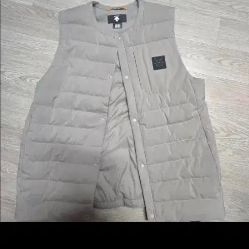 [BUNJANG] Descente Lightweight Padded Vest Grey / 데상트 경량 패딩 조끼 베스트 그레이