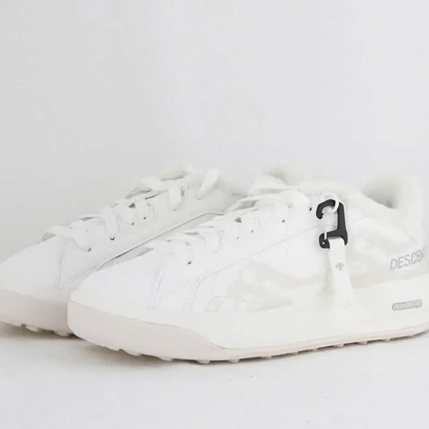 [BUNJANG] Descente White Lined Sneakers / 데상트 스니커즈 화이트털 안감