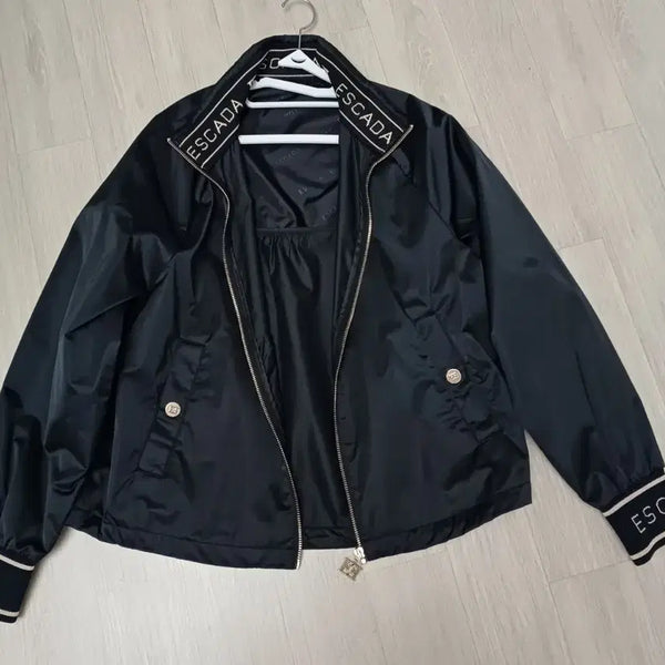 [BUNJANG] Escada Windbreaker Jacket Navy / 정품 에스까다 바람막이쟈켓(실측66)총장54