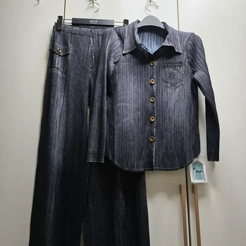 [BUNJANG] Pleated Denim Black Set-up Jacket & Pants / 플리츠. 세트.  고급형.   데님 블랙.  세련된
