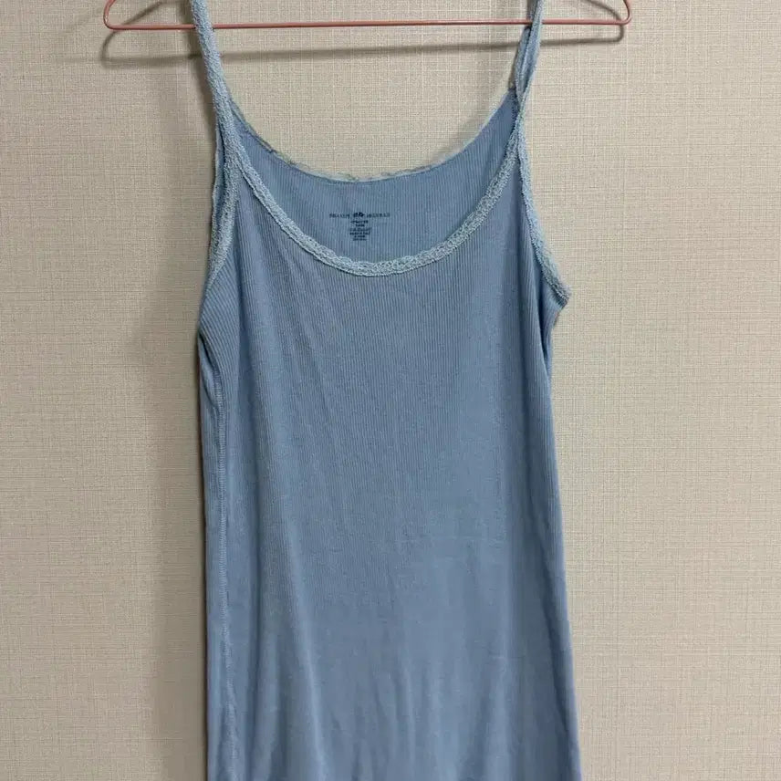 [BUNJANG] Brandy Melville Light Blue Lace Camisole / 브랜디멜빌 하늘색 레이스 끈나시 슬리브리스