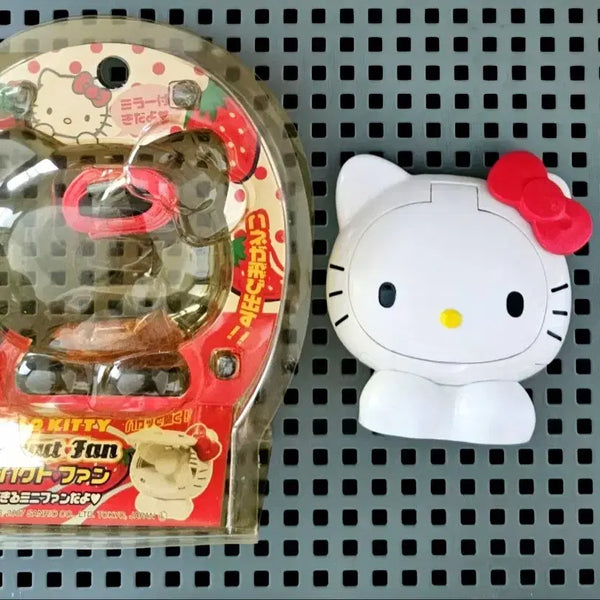 [BUNJANG] Vintage Hello Kitty Compact Fan - Strawberry Edition / 고전 키티 컴팩트 선풍기, 딸기 키티 선풍기