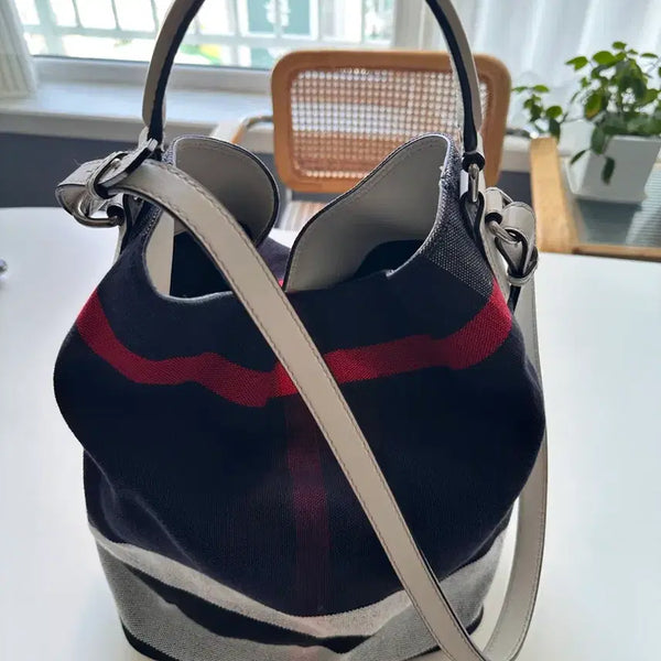 [BUNJANG] Burberry Ashby Medium Mega Check Bucket Bag with Pouch / 정품 버버리 애쉬비 미디엄 메가체크 버킷백 + 파우치