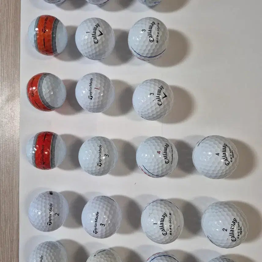 [BUNJANG] Callaway & TaylorMade Mixed Golf Balls (21 Count) / 캘러웨이 테일러메이드 혼합 21개(상태깨끗함)