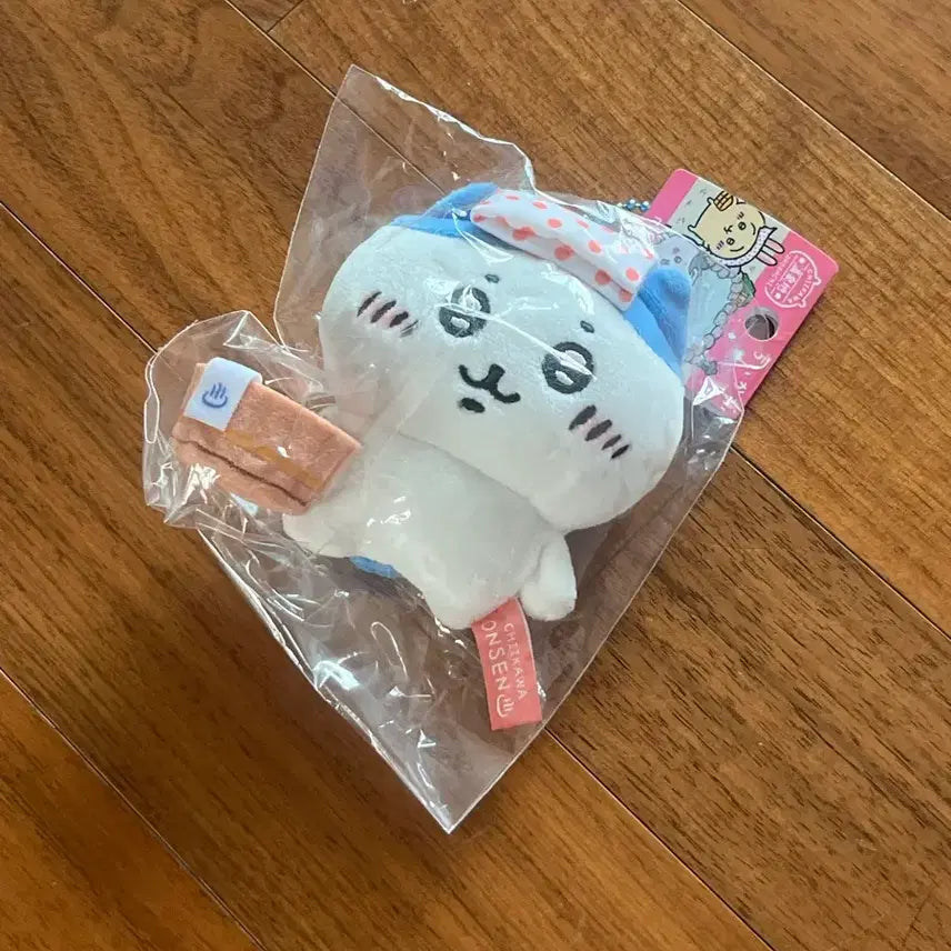 [BUNJANG] Chiikawa Onsen Hachiware Plush Keychain / 치이카와 먼작귀 온천 하치와레 인형 키링