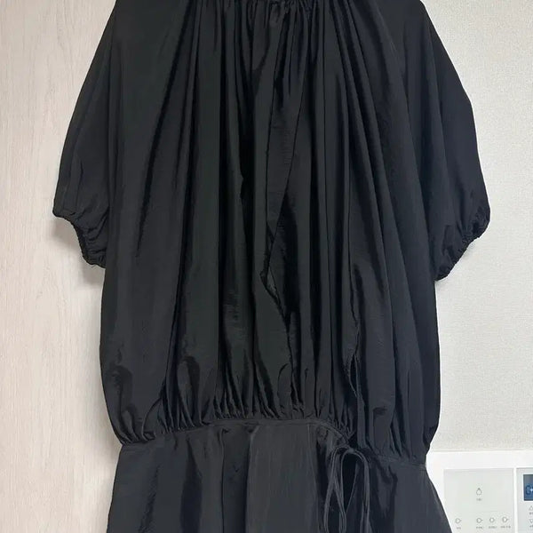 [BUNJANG] Freckle Shirring Two-Way Blouse Black / 프레클 셔링 투웨이 블라우스 블랙 착샷ㅇ
