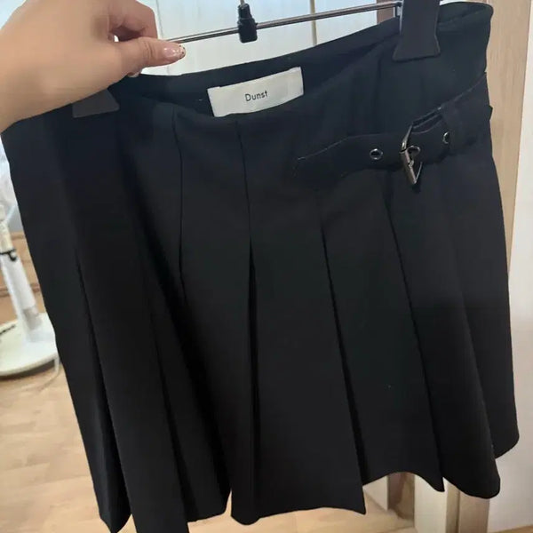 [BUNJANG] Dunst Pleated Skirt Black / 던스트 플리츠스커트 블랙
