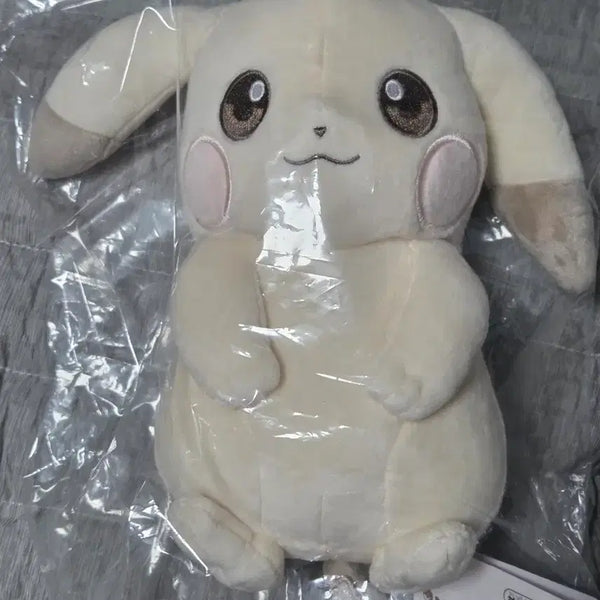 [BUNJANG] Pokemon Center Pale Pikachu Plush / 포켓몬센터 창백한 피카츄 창카츄 인형
