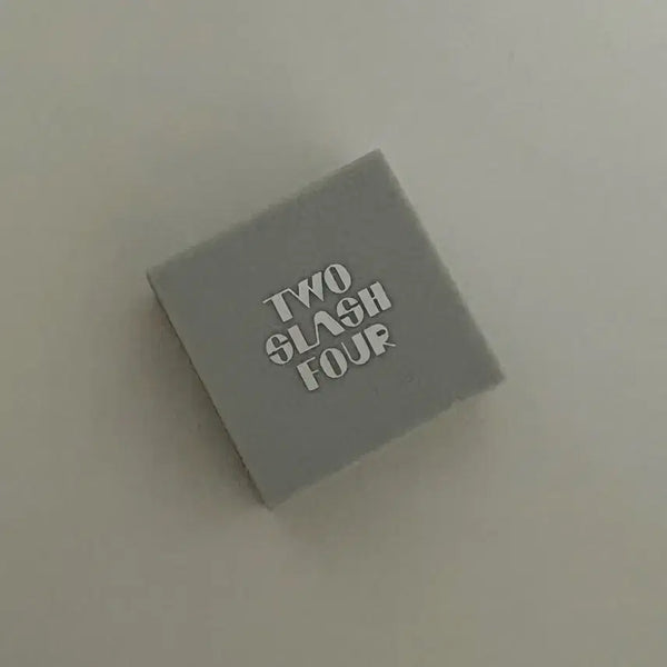 [BUNJANG] Two Slash Four Erasing Face Cube / 투슬래시포 이레이징 페이스 큐브