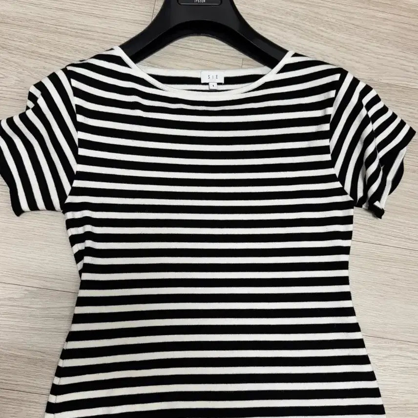 [BUNJANG] sie Stripe Short Sleeve T-Shirt / 시에 sie 스트라이프 반팔 티샤츠