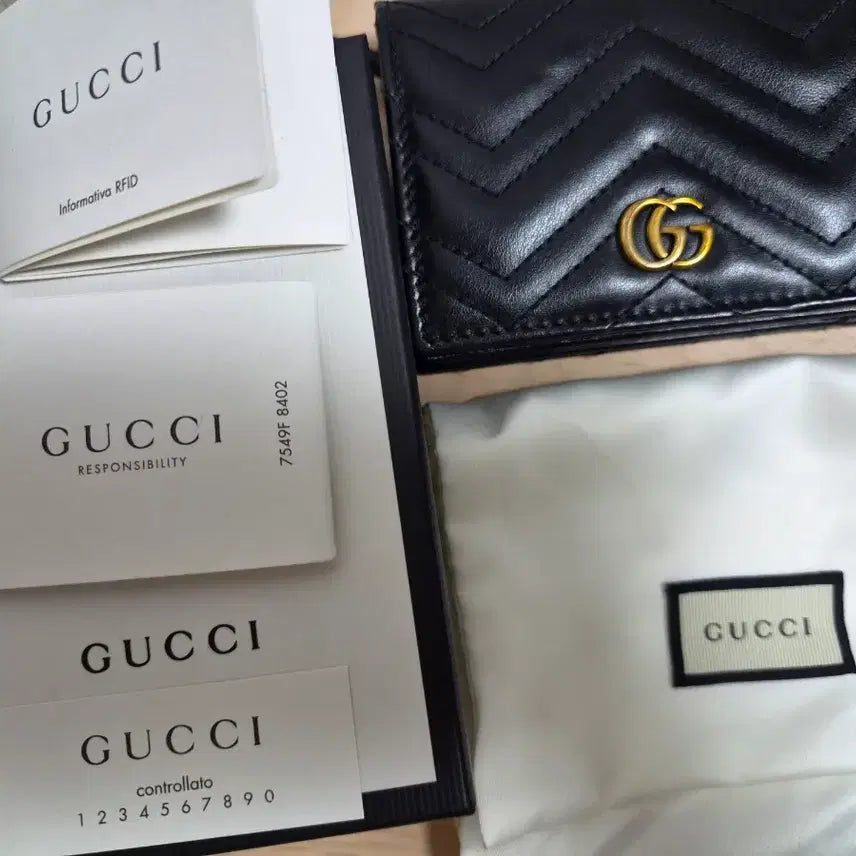 [BUNJANG] Gucci GG Marmont Bifold Wallet Black / 구찌 GG마몽 반지갑(블랙)