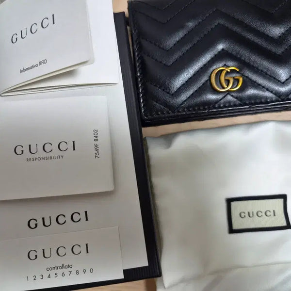 [BUNJANG] Gucci GG Marmont Bifold Wallet Black / 구찌 GG마몽 반지갑(블랙)