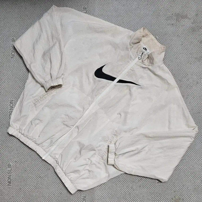 [BUNJANG] Nike Beige Windbreaker Jacket / 나이키 바람막이 자켓 베이지색