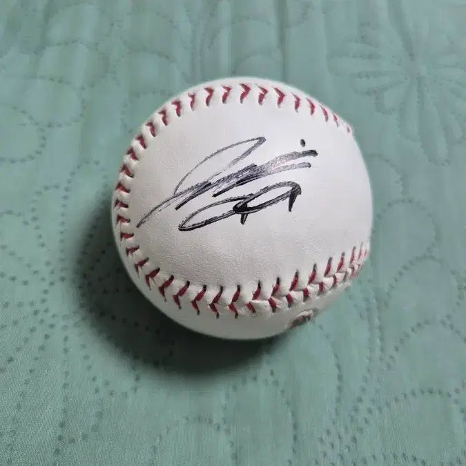 [BUNJANG] Hanwha Eagles Ryu Hyun-jin Autographed Baseball / 한화이글스 류현진선수 친필 싸인볼