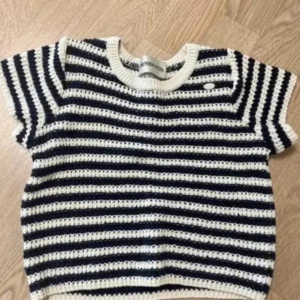 [BUNJANG] Somewherebutter Short Sleeve Knit / 썸웨어버터 somewherebutter 반팔니트