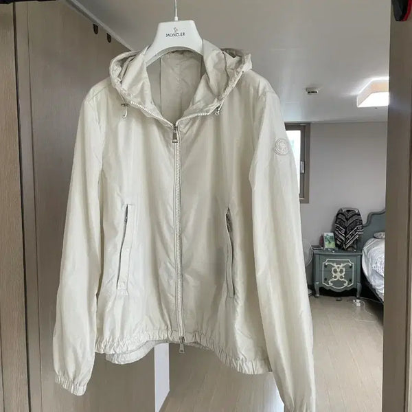 [BUNJANG] Moncler Women's Windbreaker Jacket Ivory Size 1 / 몽클레어 바람막이 자켓 아이보리 여성1사이즈