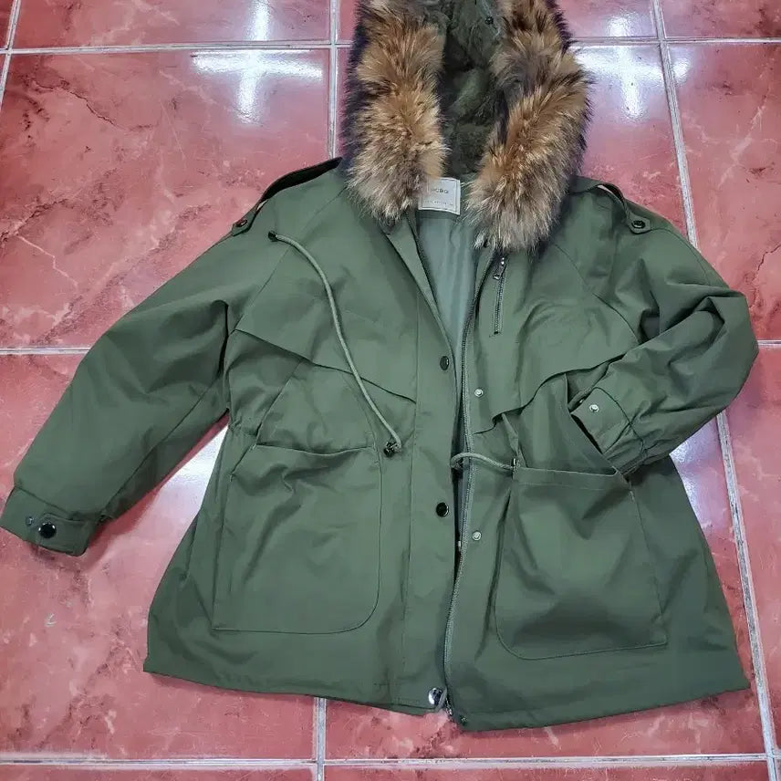 [BUNJANG] BCBG Khaki Fur Hooded Parka Jumper / BCBG 카키 퍼 야상 점퍼