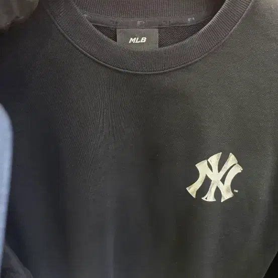 [BUNJANG] MLB Big Logo Sweatshirt - New Arrival / MLB 엠엘비 빅로고 맨투맨 완전새상품 신상저렴히판매