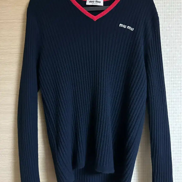 [BUNJANG] Miu Miu Logo Knit Navy Red Colorblock / 미우미우 로고 니트 네이비 레드 배색