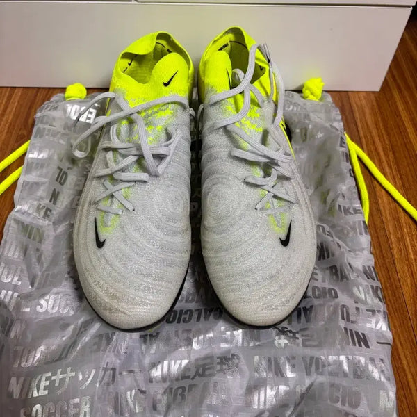 [BUNJANG] Nike Soccer Cleats Size 270 / 270 나이키 축구화 팔아요