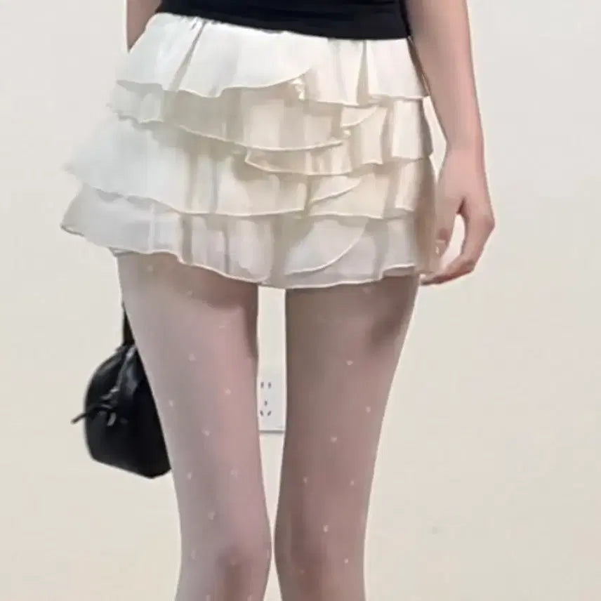 [BUNJANG] Cream Ruffle Tiered Mini Skirt / 크림색 캉캉 프릴 숏팬츠 치마