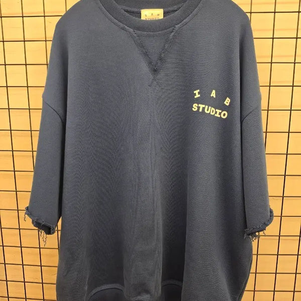 [BUNJANG] IAB Studio Crewneck Sweatshirt Navy / IAB 스튜디오 맨투맨 네이비