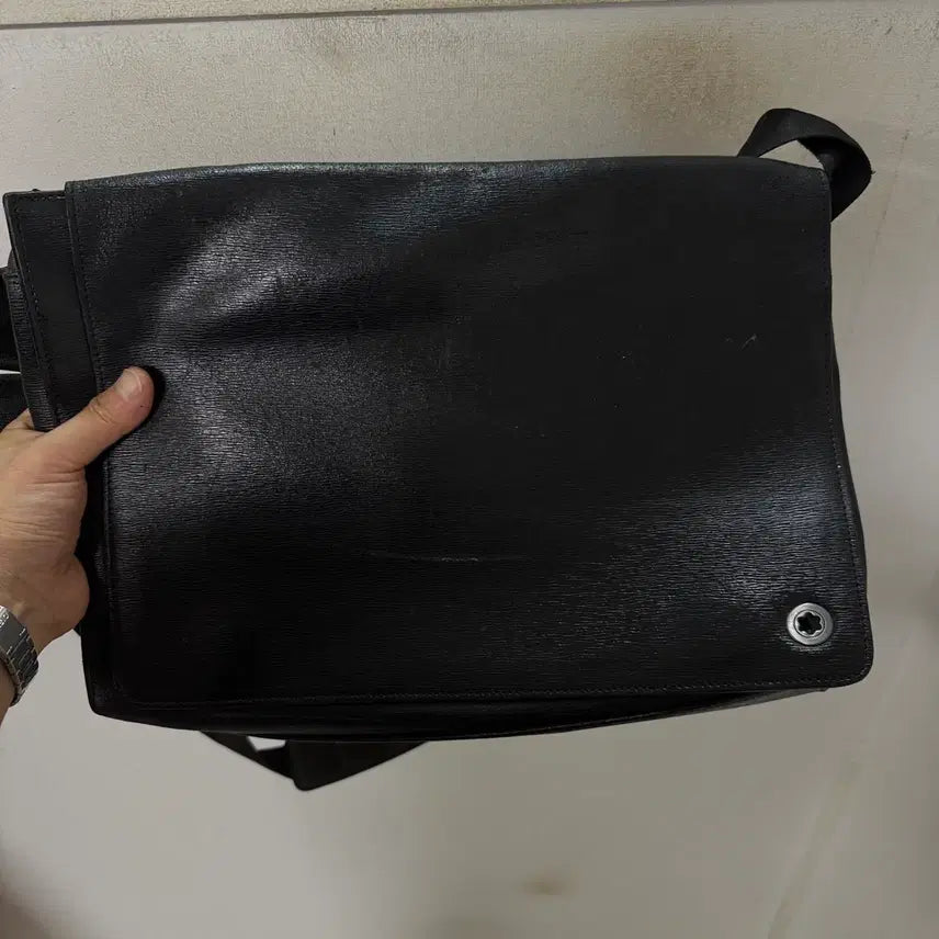 [BUNJANG] Montblanc Leather Crossbody Bag / 몽블랑 가죽 크로스백