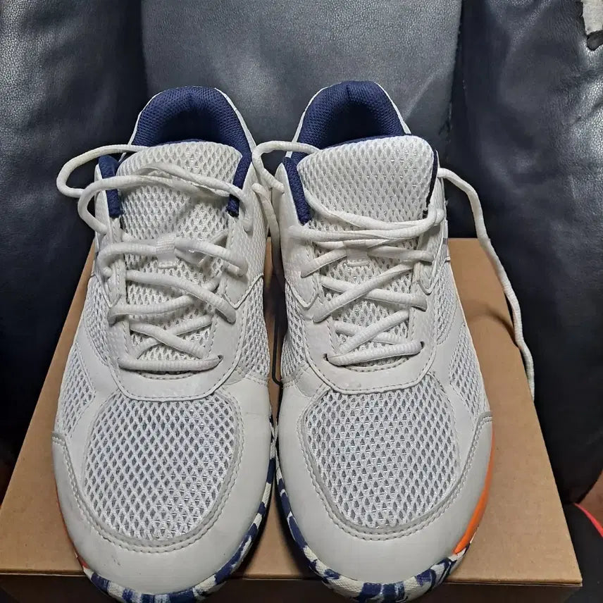 [BUNJANG] VICTRO STUN Badminton Shoes / 비트로 STUN 배드민턴화