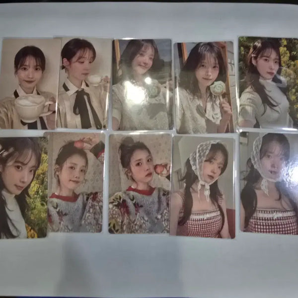 [BUNJANG] IU 2025 Season's Greetings Photocard Bundle Set / 아이유 2025 시그 포카