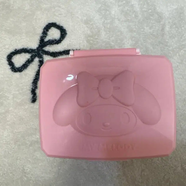 [BUNJANG] My Melody Storage Box / 마이멜로디 수납함 (얼룩은 거의 없으나 최대한 닦아서 보내드리겠습니당! 구매하실 시 안에 아이브 포카나 아일릿 포카 몇개 넣어드릴게용!)