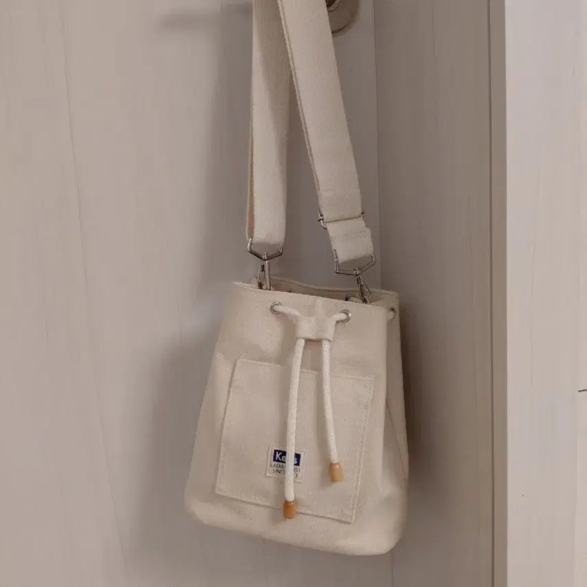[BUNJANG] Keds Canvas Bucket Bag Ivory / 케즈 버킷백 아이보리(새상품급)