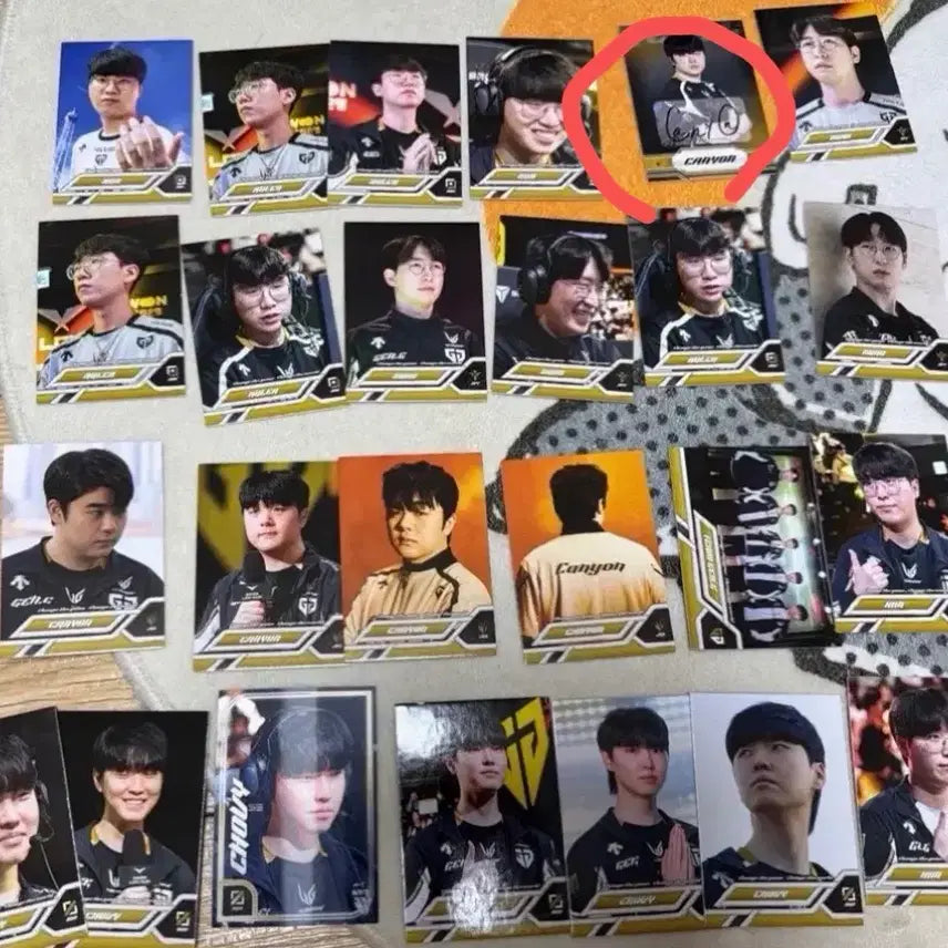 [BUNJANG] Gen.G Official Collection Chovy Ruler Duro Photocard Bundle Set (Incl. Canyon Signed Photocard) / 젠지 오피셜 컬렉션 캐니언 싸인포카 포함 기인 쵸비 룰러 듀로 포토카드