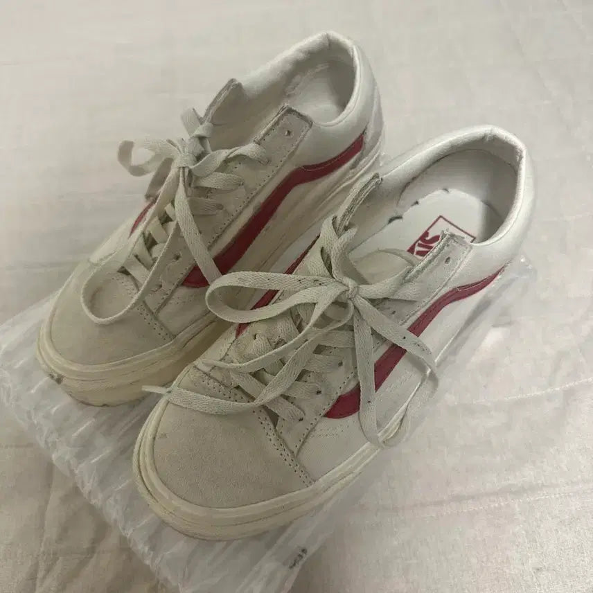 [BUNJANG] Vans Style 36 Marshmallow Racing Red (US 6) / 반스 스타일 36 마쉬멜로우 레이싱 레드(240)